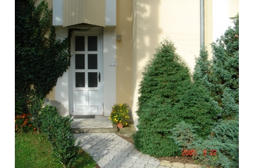 Eslovaquia Privát Levice, Exterior